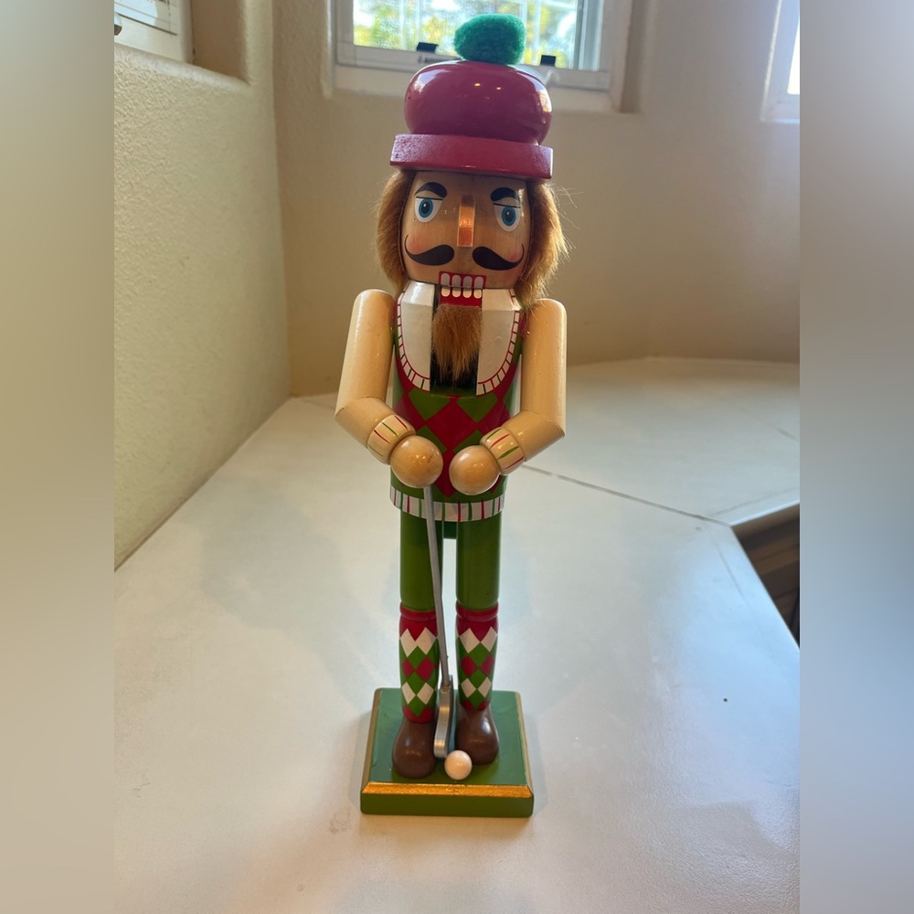 Christmas Golf Nutcracker Figurine - Multicolor